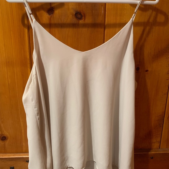 LUSH Keyhole Top - Picture 3 of 4